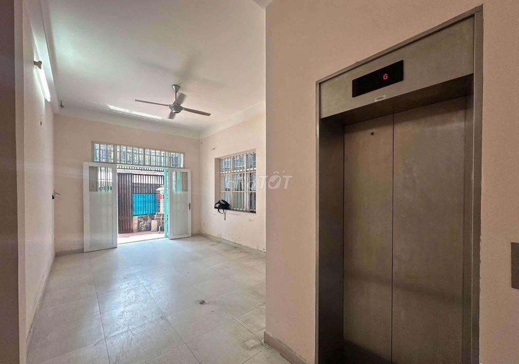 NHÀ HẺM XE HƠI, LÊ THỊ RIÊNG, Q1