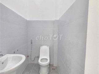 cho thuê nhà bến vân đồn Q4