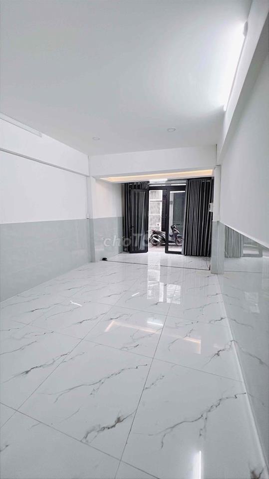 cho thuê mặt tiền tôn đản Q4