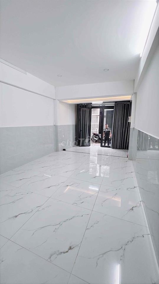 cho thuê mặt tiền tôn đản Q4