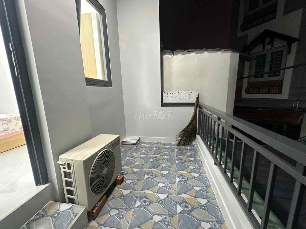 HẺM 5M - BÌNH THẠNH GIÁP QUẬN 1 - HƠN 40M2 - 3 TẦNG
