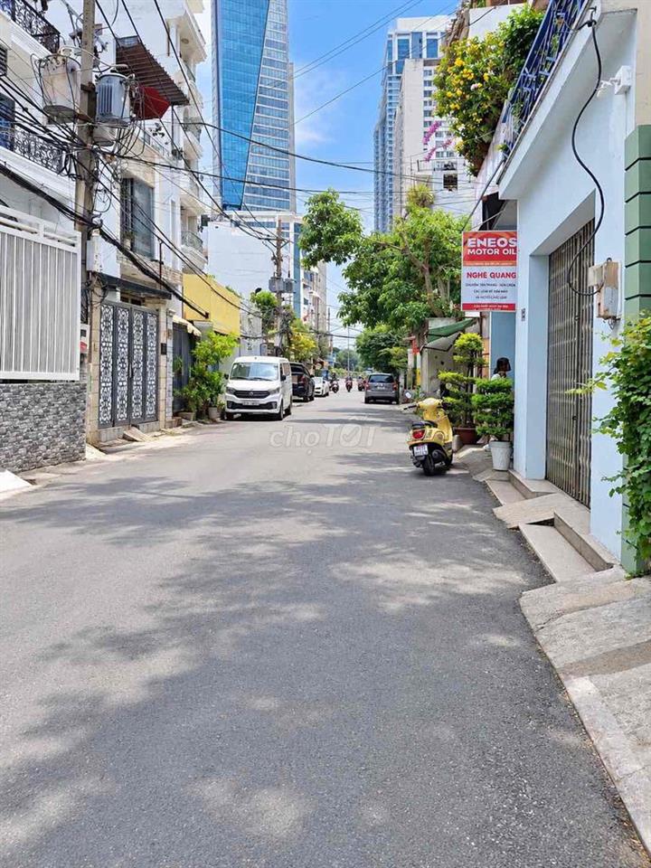 Ngang 4.2m - 40M2 - 4PN 3 Tầng BTCT SÁT QUẬN 1 - SÁT MẶT TIỀN