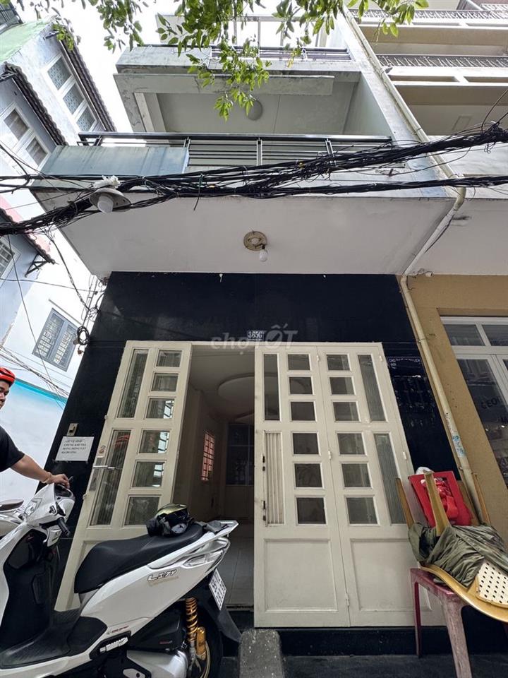Căn góc Trung Tâm Q1 nhà trống tiện cải tạo mới