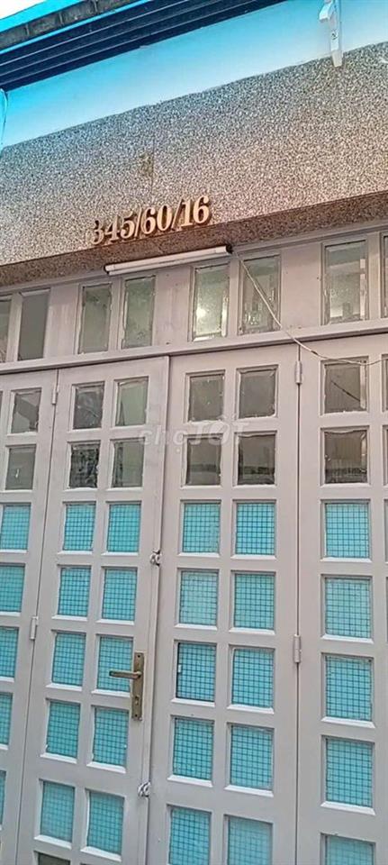Nhà trong hẻm, dt đất 30 m2, đường Trần Hưng Đạo, Q1.