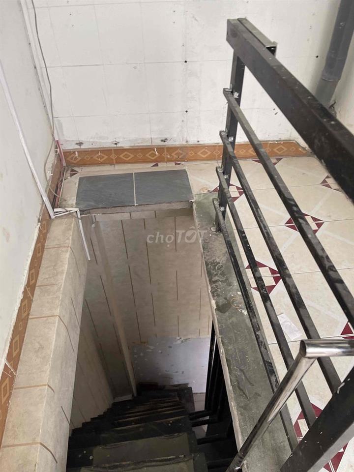 Cho thuê nhà nguyên căn Nguyễn Trãi Quận 1