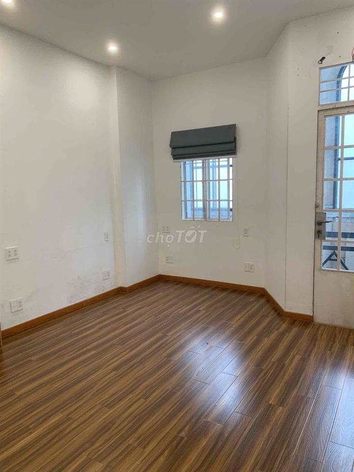 CHO THUÊ NHÀ ĐẸP HẺM XE HƠI AN NINH SƯ VẠN HẠNH, QUẬN 10
