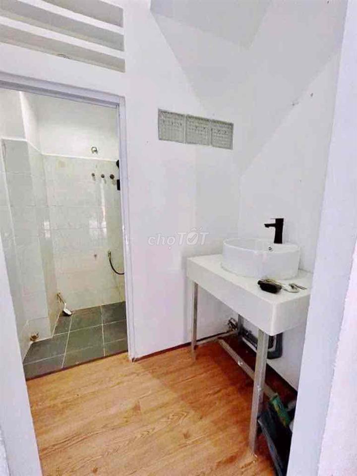 CHO THUÊ NHÀ HẺM XE TẢI LÊ VĂN SỸ, QUẬN 3