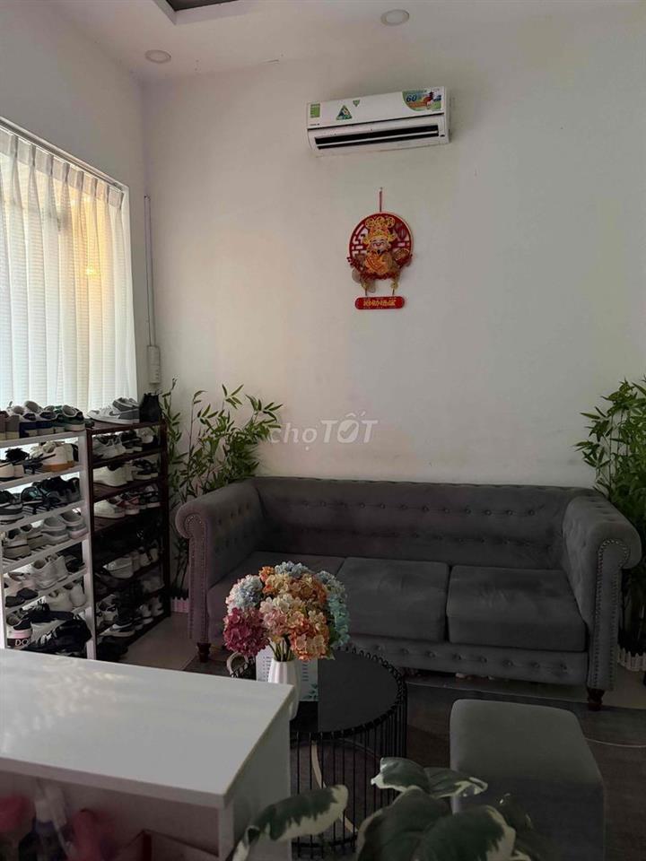 Cho thuê nhà nguyên căn gần đuong bui vien