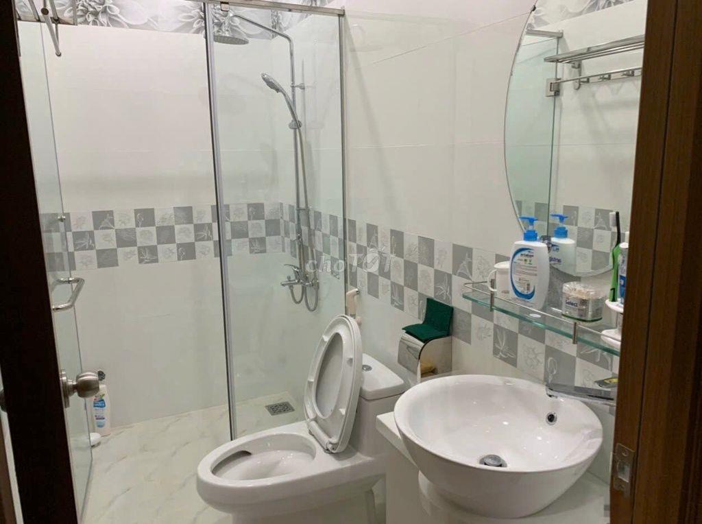 Cho thuê gấp nhà MT 56A Bàn Cờ gần Nguyễn Thiện Thuật- Cao Thắng