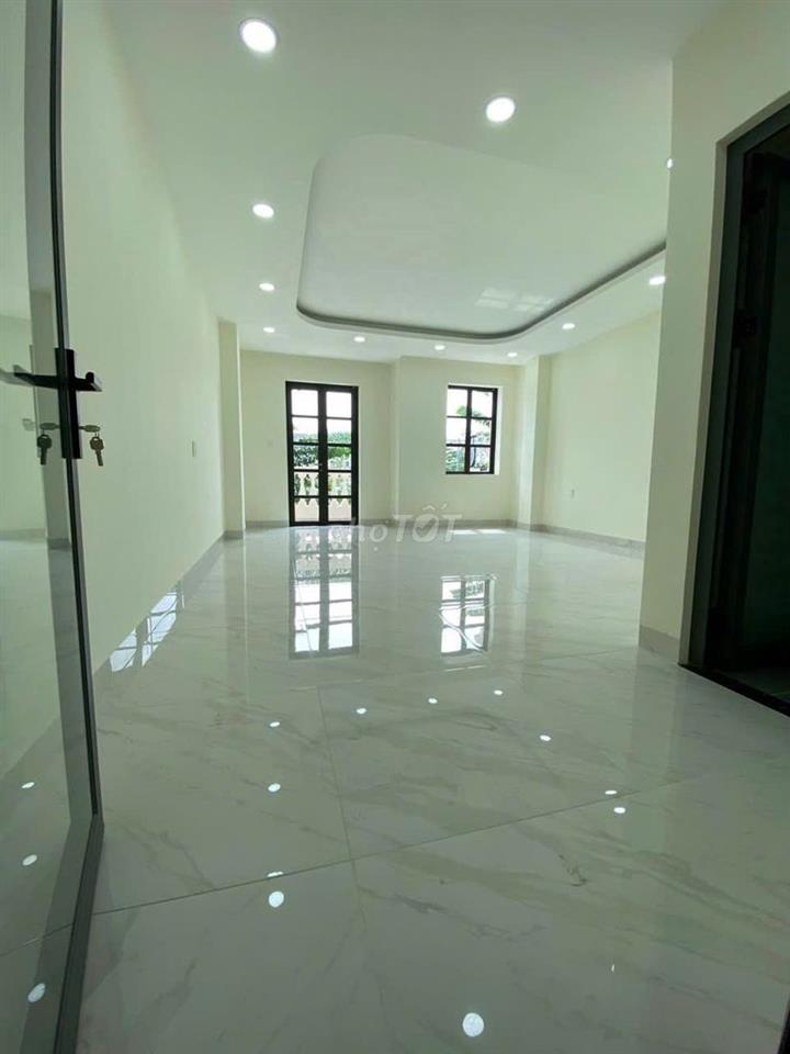 Cho thuê nhà MT 3A Trần Minh Quyền, Phường 11, Quận 10.