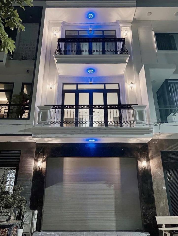 Cho thuê MT 17A Đặng Dung, P. Tân Định, Quận 1 