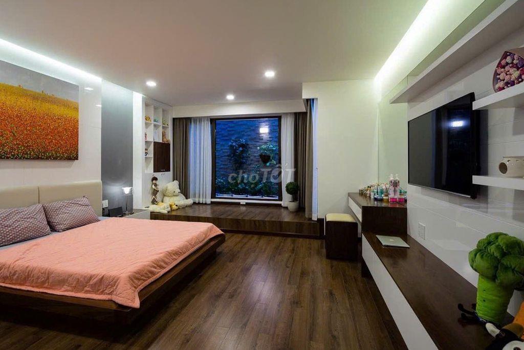 Cho thuê MT 17A Đặng Dung, P. Tân Định, Quận 1 