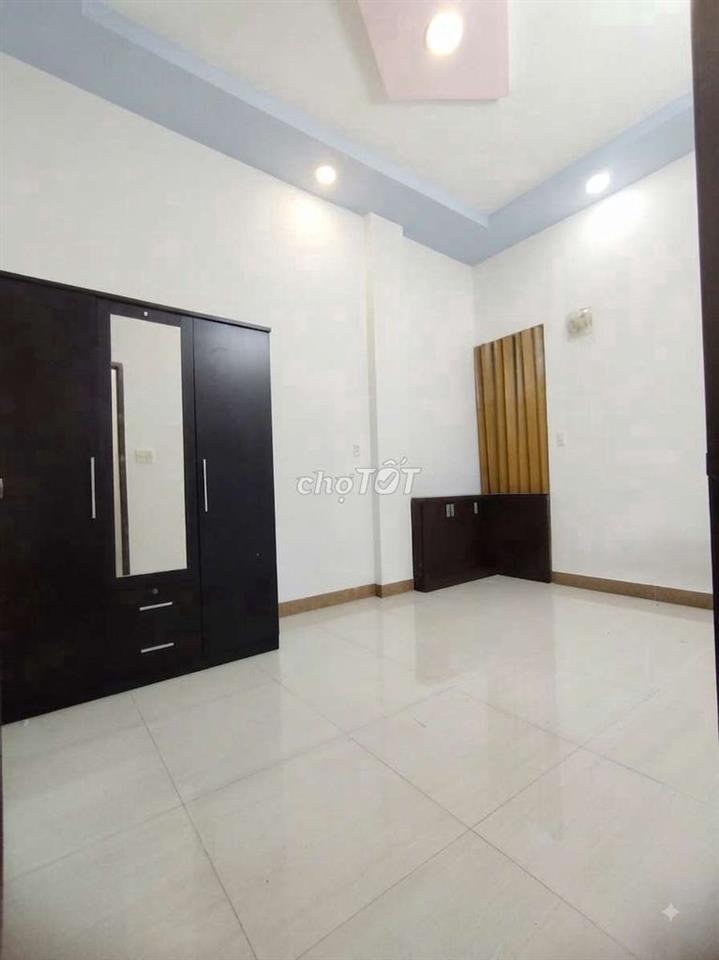 Cho thuê nhà cấp 4 hẻm đẹp 4 x 20 Tô Hiến Thành 