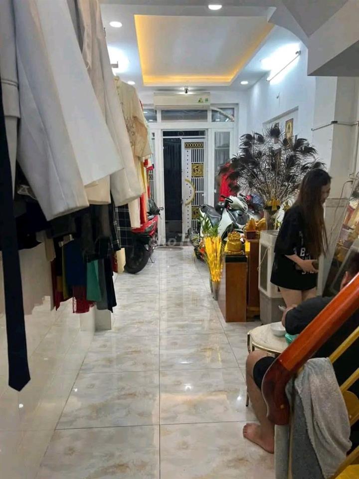 Cho thuê nhà 3 lầu hẻm đẹp Nguyễn Thị Tần chợ Rạch Ông 