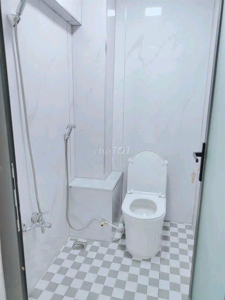 Cho thuê nhà mới xây 3 tầng đẹp Co Giang 