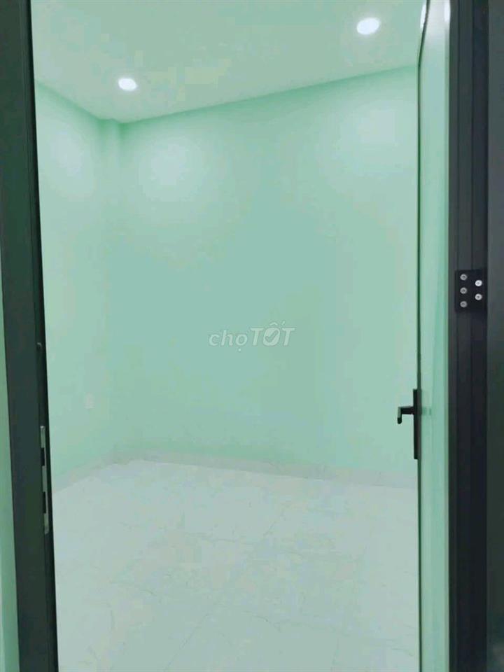Cho thuê nhà mới xây 3 tầng đẹp Co Giang 