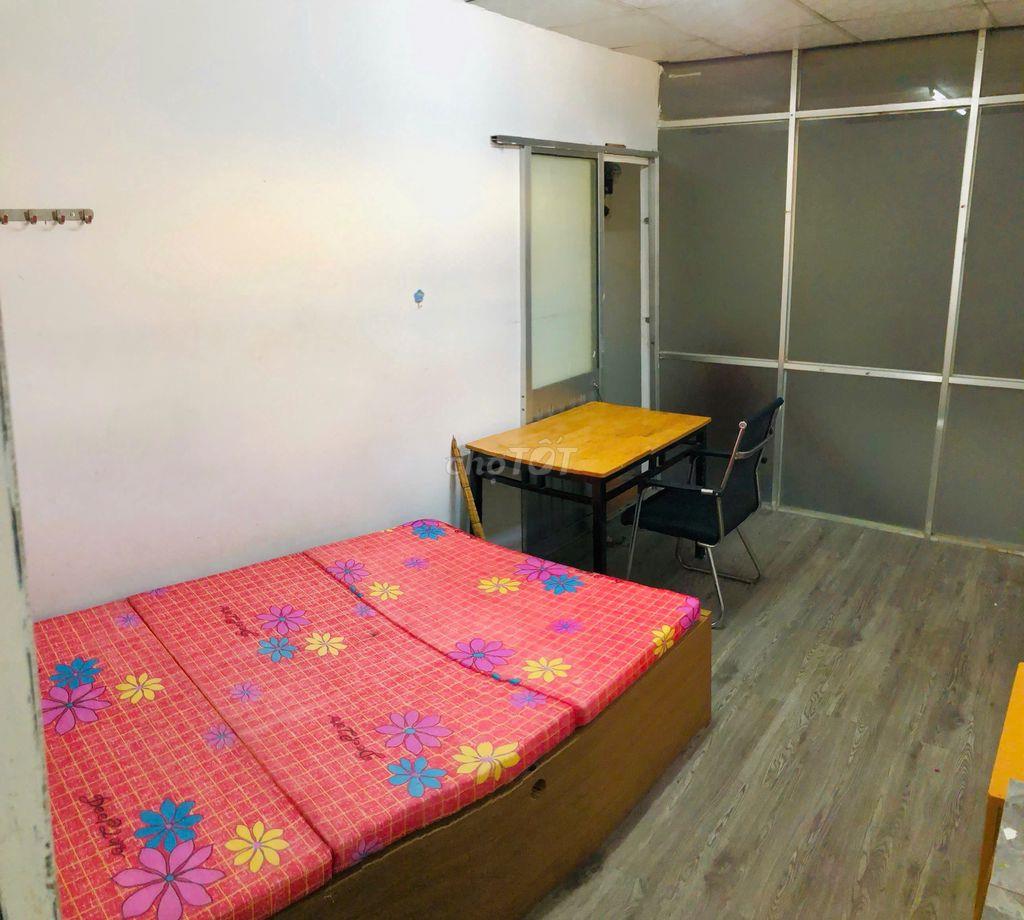 PHÒNG TRỌ 302 ĐƯỜNG CỘNG HÒA,Q.TÂN BÌNH
