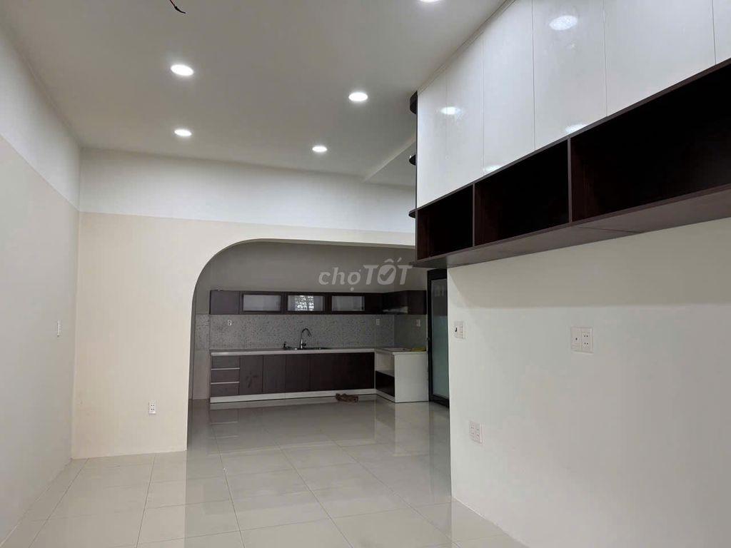 🔥HXH Ngang 12m Nguyễn Văn Trỗi, Tân Bình – 180m² – Trệt Lầu-Sân ĐậuOto