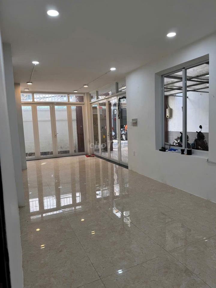 🔥HXH Ngang 12m Nguyễn Văn Trỗi, Tân Bình – 180m² – Trệt Lầu-Sân ĐậuOto