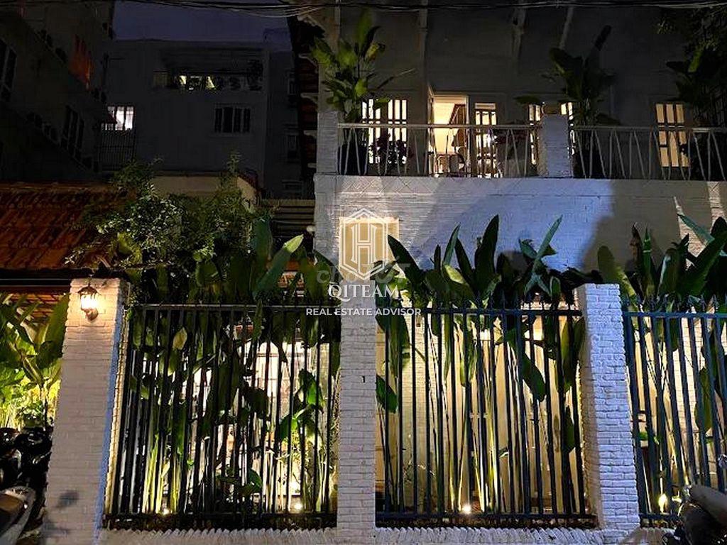 ✨ Biệt Thự Cổ Quận 1, Diện Tích 12x20m, Trệt Lầu