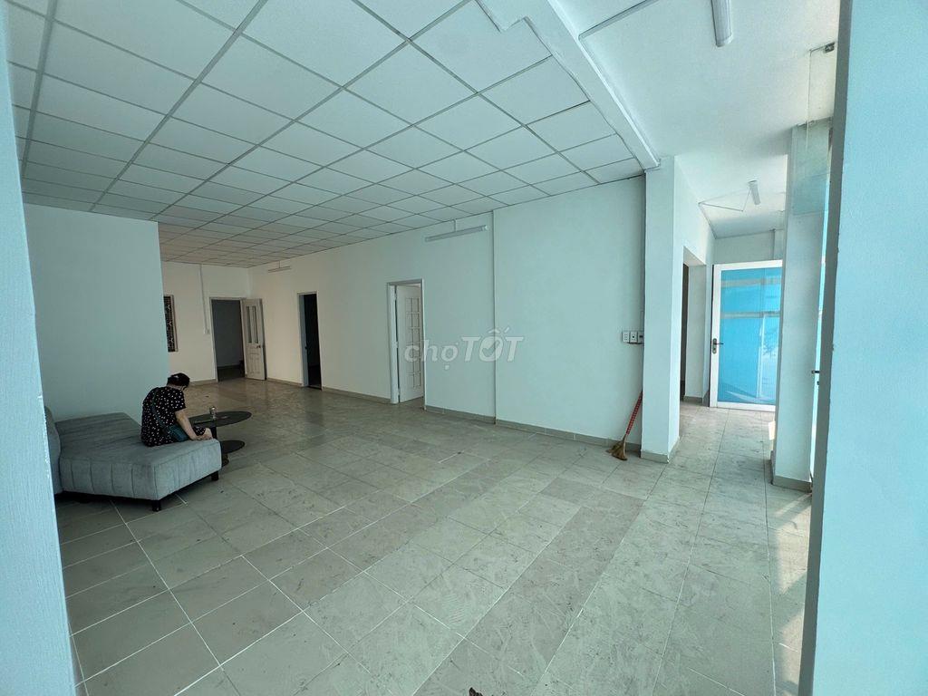 BIỆT THỰ ĐẸP MẶT TIỀN KHU SANG Q1 - NGANG LỚN 15MX20 GỒM TRỆT VÀ TUM -