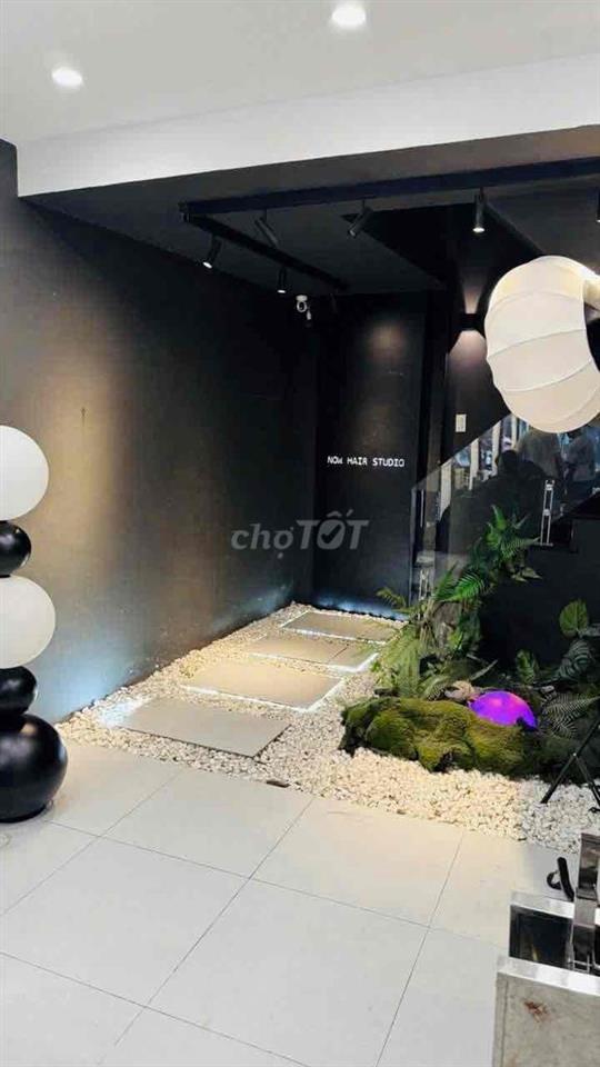 🍑ngay Vạn Hạnh Mall - Q10 - 3 lầu🍑