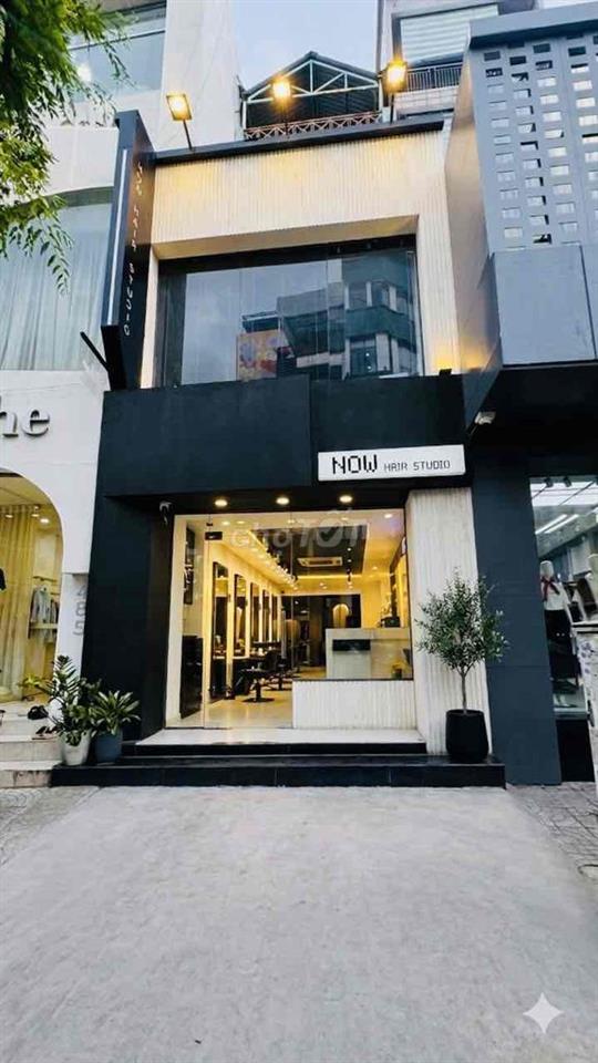 🍑ngay Vạn Hạnh Mall - Q10 - 3 lầu🍑
