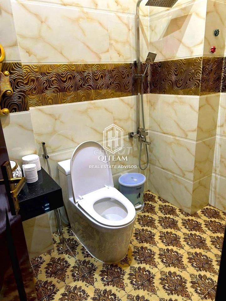 MẶT TIỀN NGANG 5M ỐP FULL KÍNH  - 7 TẦNG TRỐNG SUỐT CÓ THANG MÁY