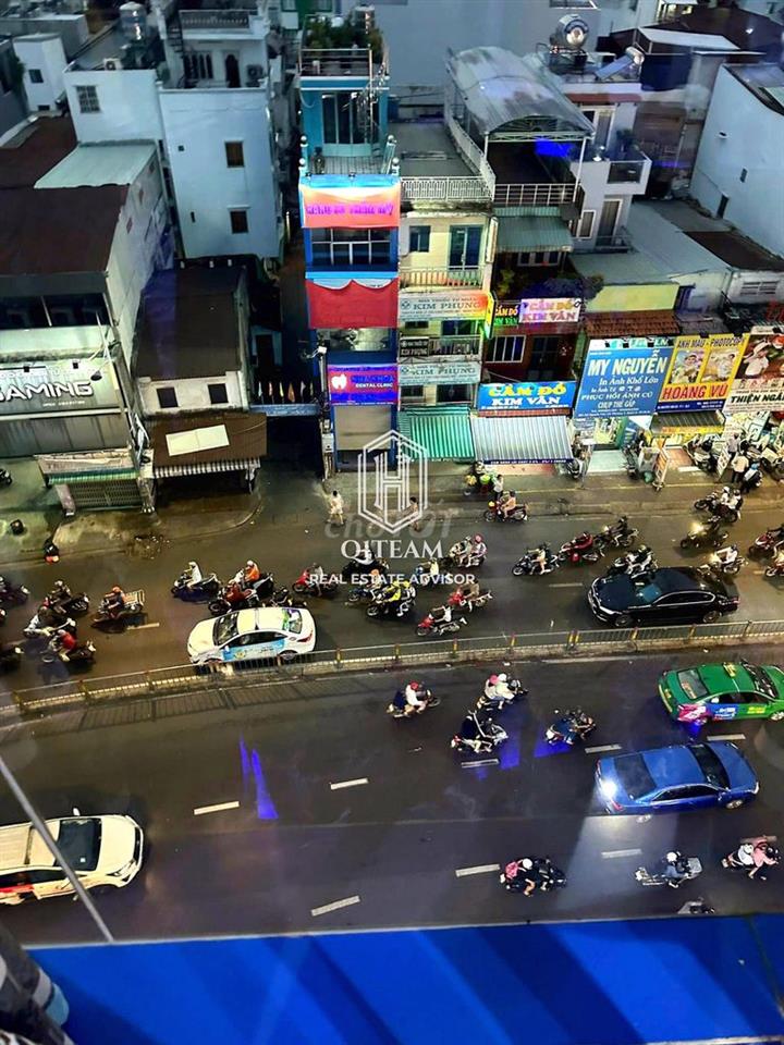 MẶT TIỀN NGANG 5M ỐP FULL KÍNH  - 7 TẦNG TRỐNG SUỐT CÓ THANG MÁY