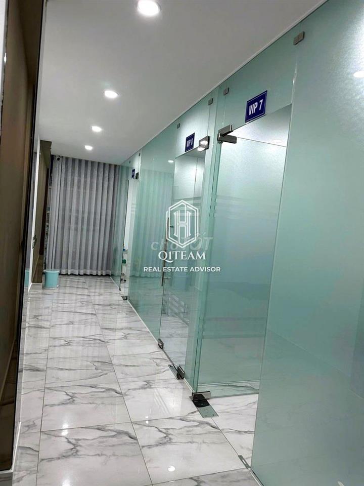 MẶT TIỀN NGANG 5M ỐP FULL KÍNH  - 7 TẦNG TRỐNG SUỐT CÓ THANG MÁY
