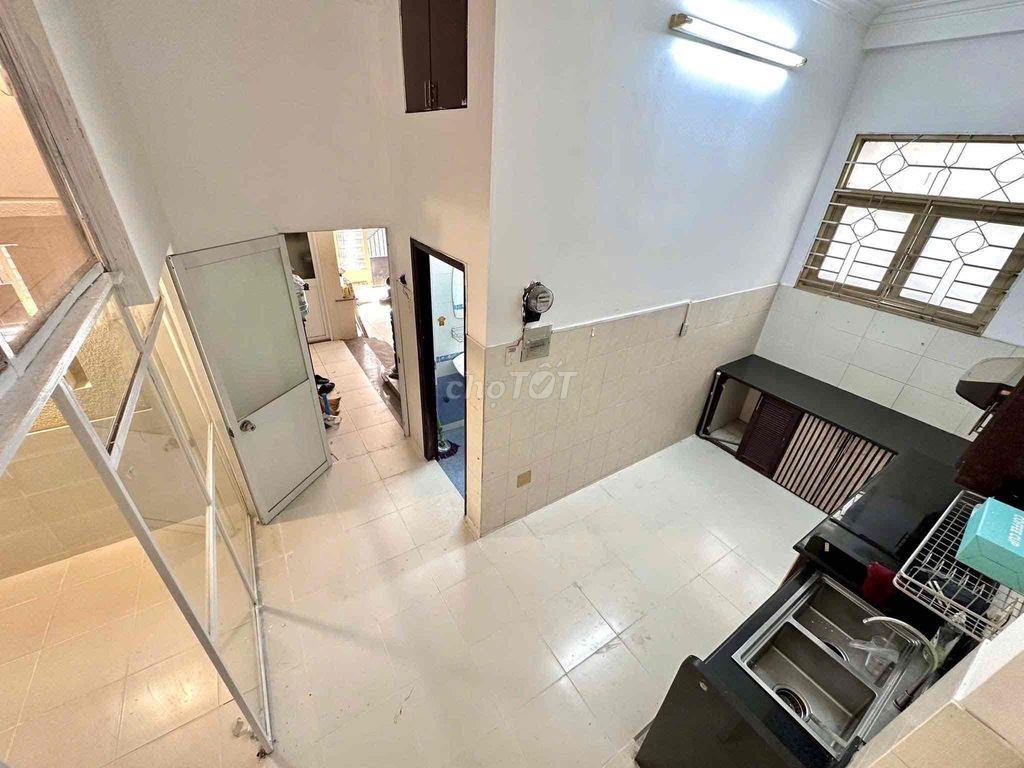 DUPLEX 2 PHÒNG NGỦ GIÁ SIU RẺ NGAY TRUNG TÂM QUẬN 3
