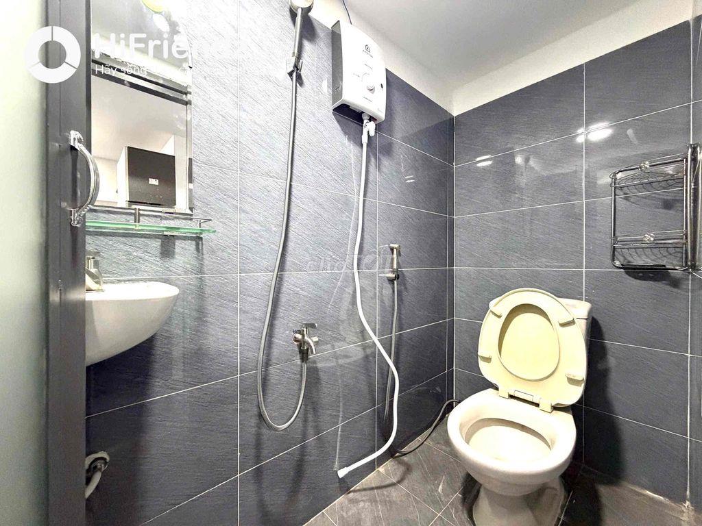 DUPLEX BAN CÔNG MỚI XÂY NGAY SÁT CHỢ BẾN THÀNH-GIÁ HỌC SINH SINH VIÊN