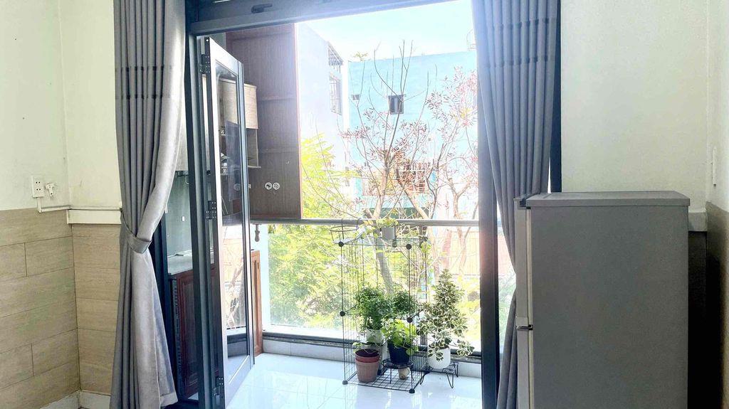 CHO THUÊ PHÒNG BAN CÔNG GIÁ RẺ NGAY QUẬN 3 SÁT BÊN BỜ KE HOÀNG SA