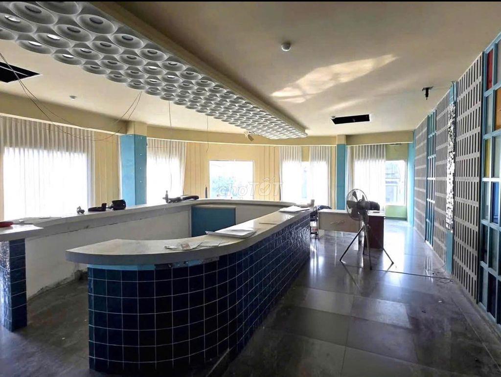 CHO THUÊ MẶT BẰNG LÝ TỰ TRỌNG QUẬN 1 – 200M² GIÁ 90TR