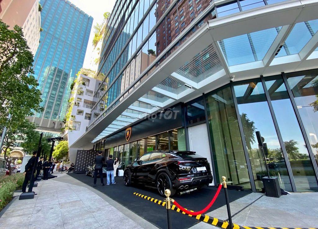 CHO THUÊ MẶT BẰNG SIÊU VỊ TRÍ – TẦNG TRỆT KHÁCH SẠN HILTON DT 456M2