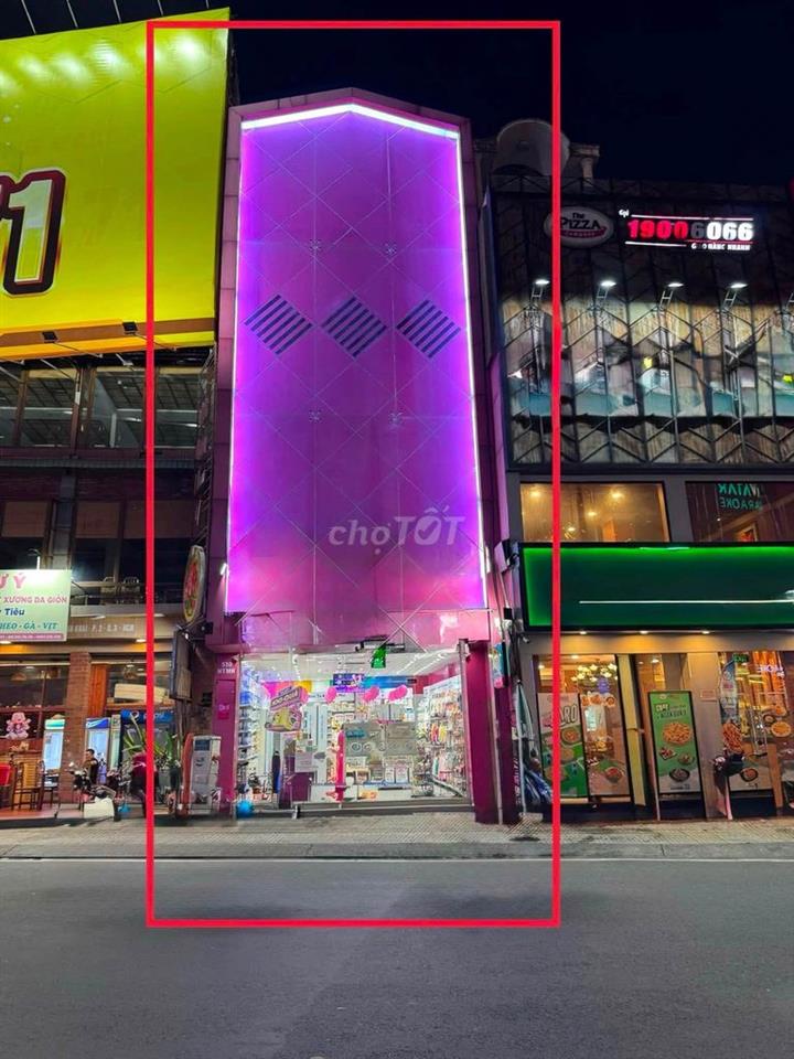 CHO THUÊ MT VÒNG XOAY NGUYỄN THỊ MINH KHAI DT 200M2 GIÁ 70TR