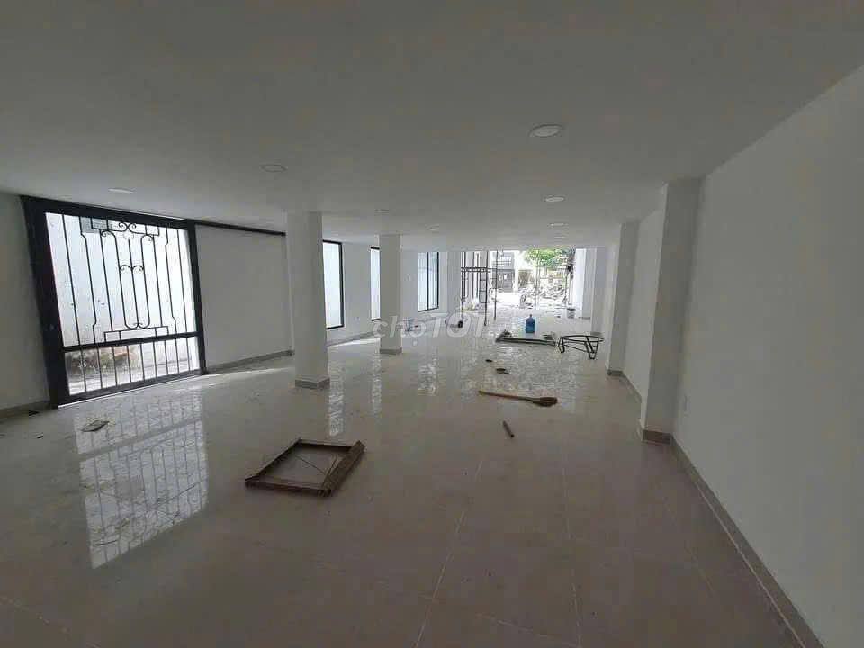 CHO THUÊ GÓC 2 MẶT TIỀN LÊ VĂN SỸ Q3 DT ĐẤT 150M2 GIÁ 70 TRIỆU