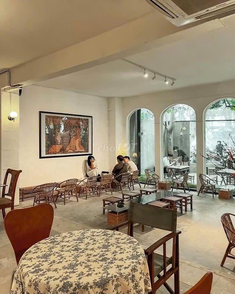 CHO THUÊ MBKD HAI BÀ TRƯNG NGANG 12M DTSD 322M2 GIÁ 180 TRIỆU