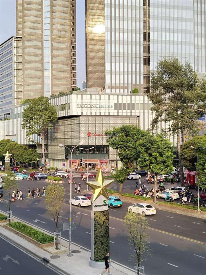 2 TẦNG LẦU MẶT TIỀN LÊLỢI ĐỐI DIỆN TAKASHIMAYA