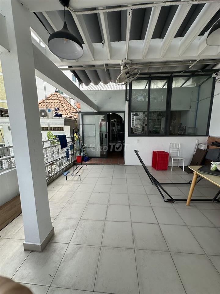 CHO THUÊ MT TRẦN HƯNG ĐAOH Q1 DT 270M2 GIÁ 66TR