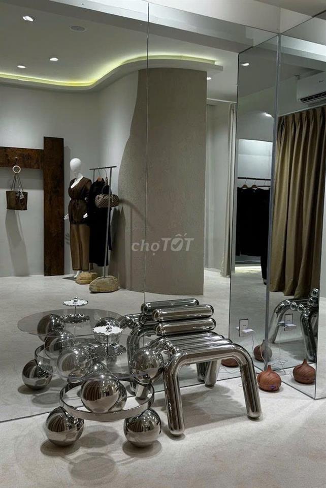 CHO THUÊ MT VÕ VĂN TẦN Q3 DT 300M2 GIÁ 130TR