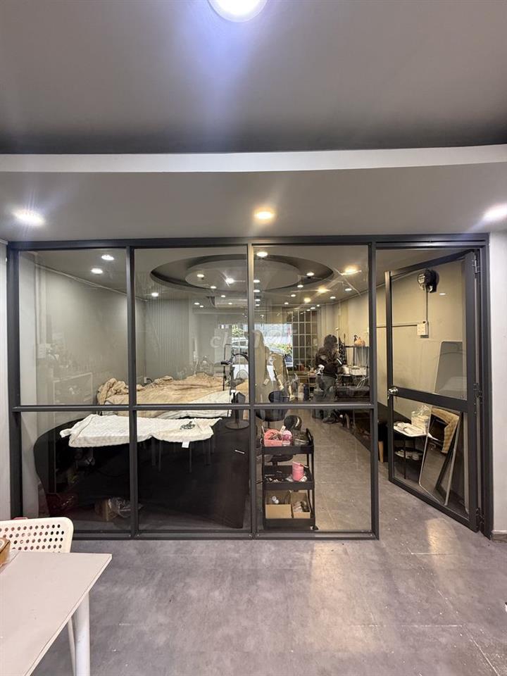 CHO THUÊ MẶT BẰNG HẺM LỚN QUẬN 1