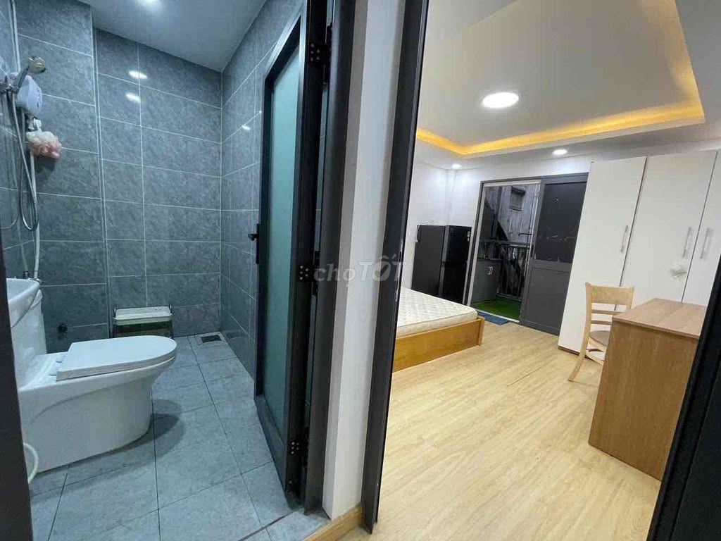 2PN 1WC ngay trung tâm Q1. kế Cinestar Quốc Thanh