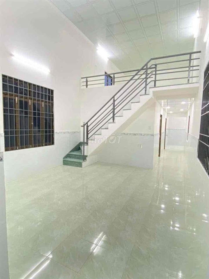 Cần bán gấp căn nhà xã vĩnh ngọc 2 mặt tiền