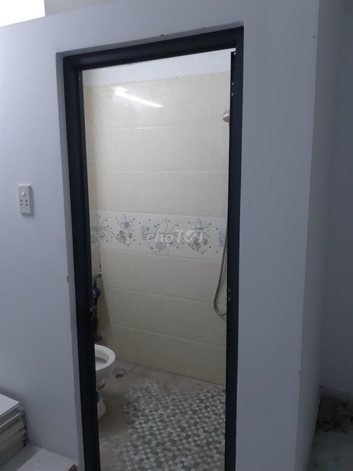 Phòng cho SINH VIÊN  THUÊ  20m2 Gần Cầu Chử Y .Quận 5