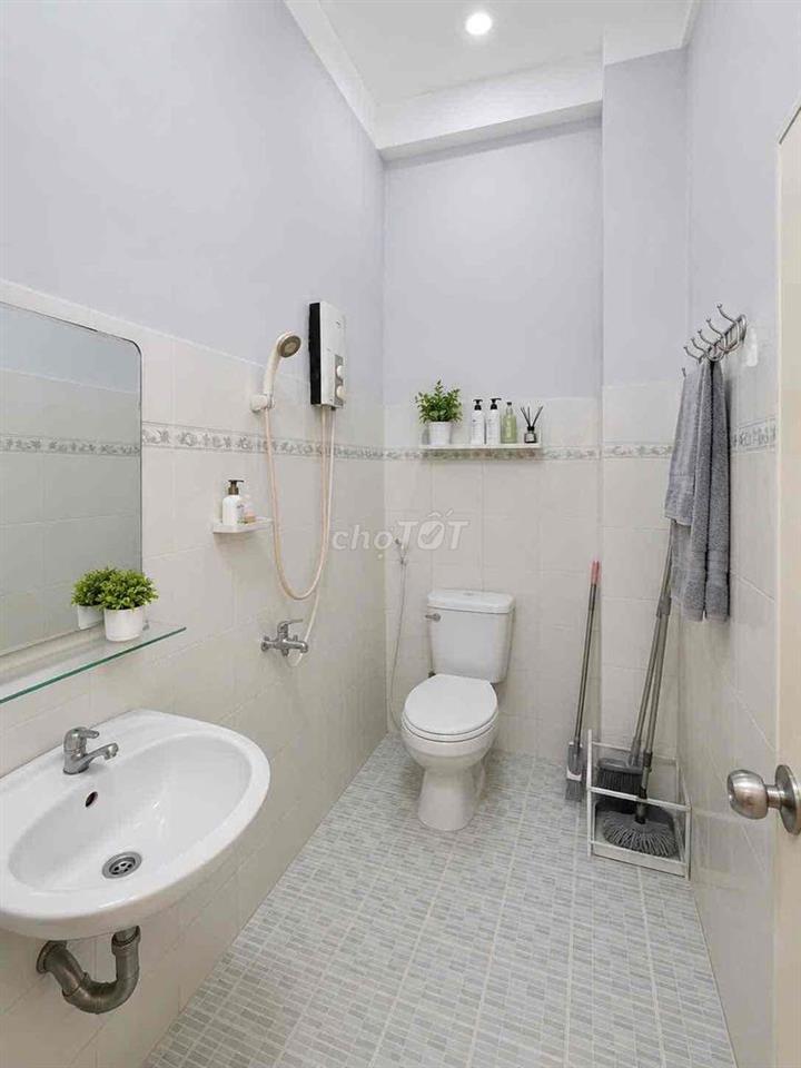 STUDIO - BAN CÔNG GIÁ ĐẦU 5.XXX NGAY TRUNG TÂM Q10