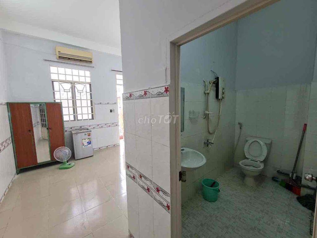 STUDIO - BAN CÔNG GIÁ ĐẦU 5.XXX NGAY TRUNG TÂM Q10