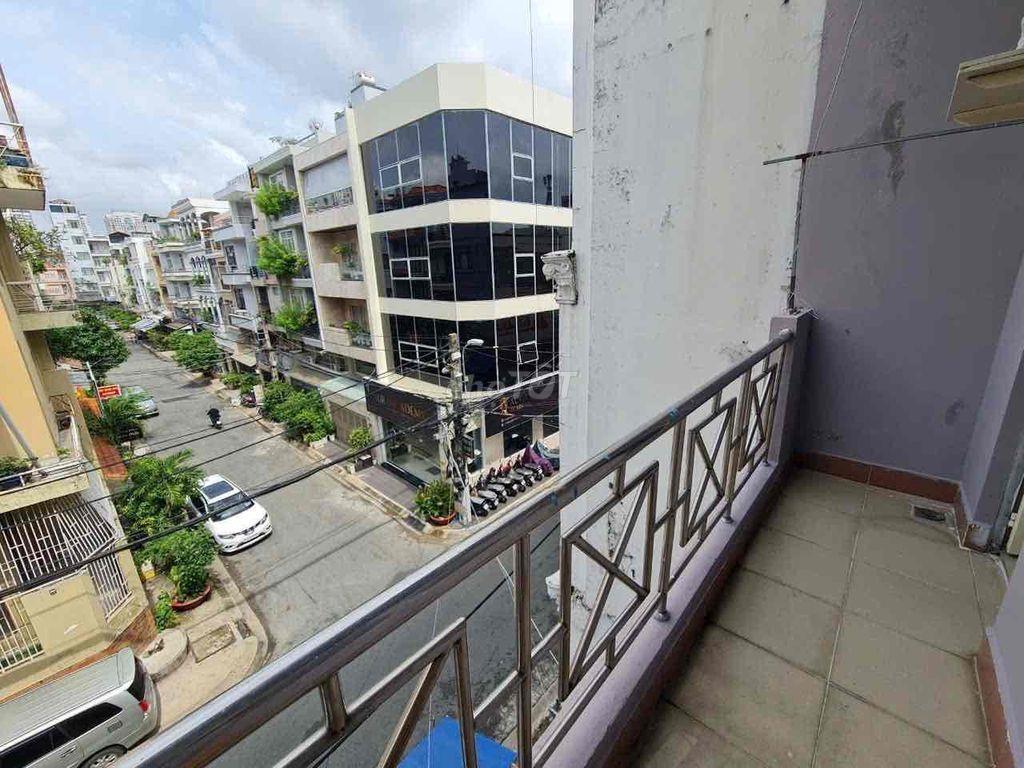 STUDIO - BAN CÔNG GIÁ ĐẦU 5.XXX NGAY TRUNG TÂM Q10