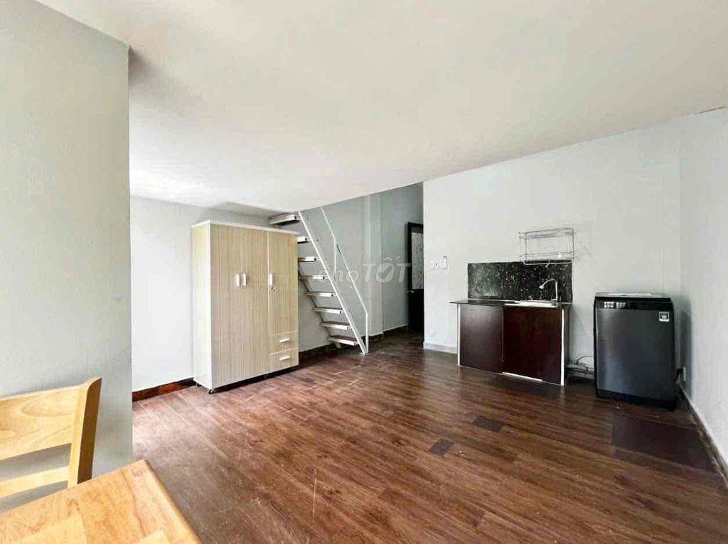 DUPLEX Ở ĐƯỢC 4 NGƯỜI NGAY TRUNG TÂM Q3