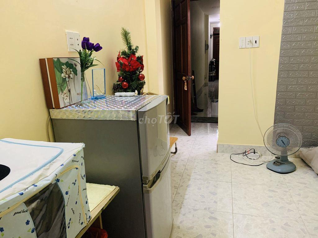 Chính chủ cho thuê phòng ban công đường Vạn Kiếp